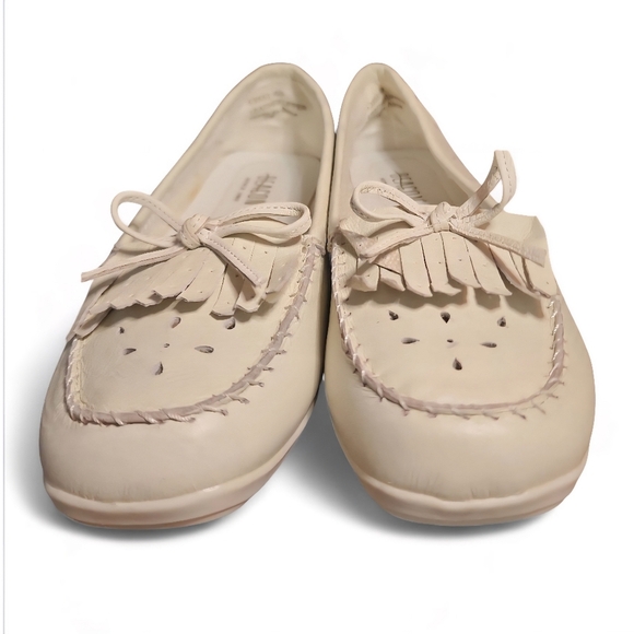 Beacon White Leather Slip On loafer Sz7 Fisherman Aesthetic Preppy Coastal Cool - Picture 9 of 9